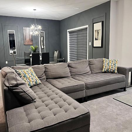 Spacious 4-Bedroom Home, Comfortably Sleeps 10 Barrie Exterior photo