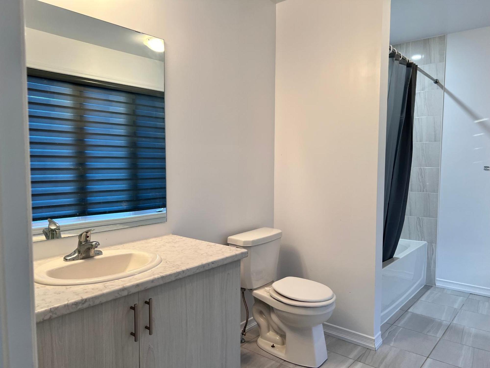 Spacious 4-Bedroom Home, Comfortably Sleeps 10 Barrie Exterior photo