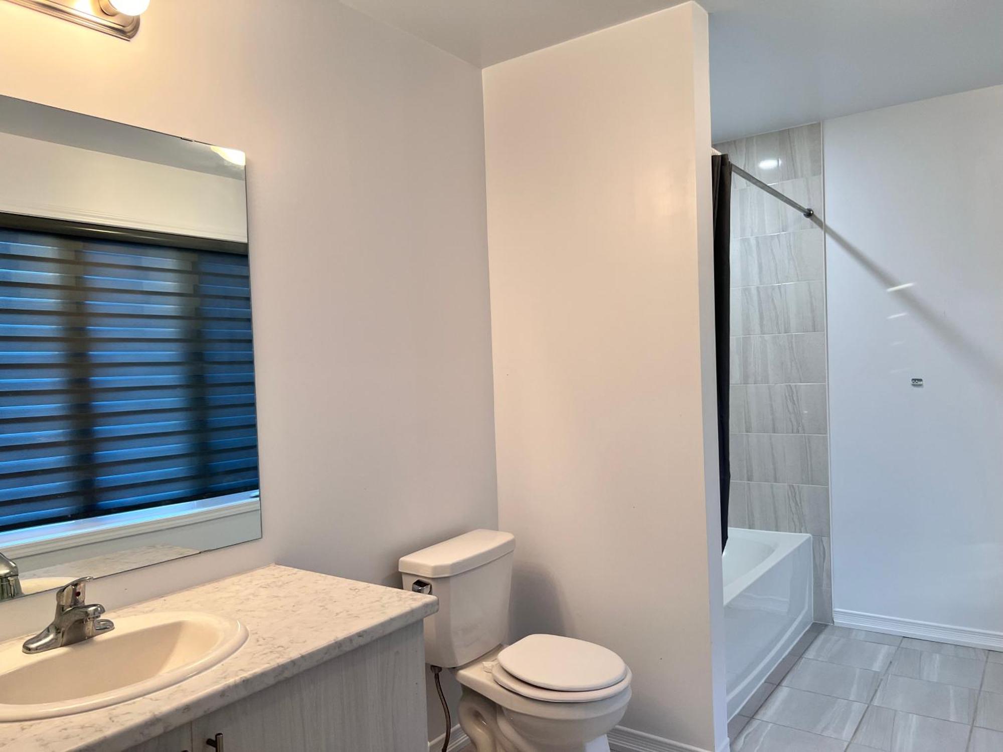 Spacious 4-Bedroom Home, Comfortably Sleeps 10 Barrie Exterior photo